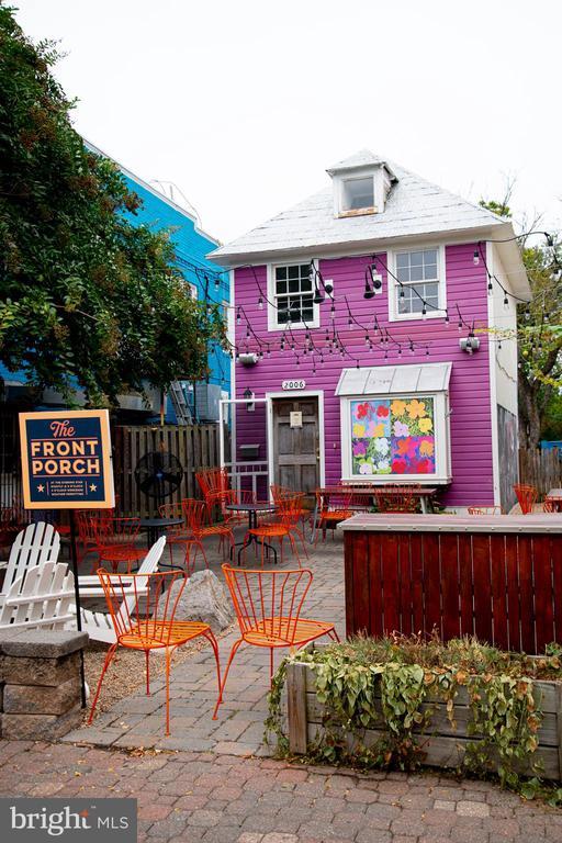 Building Photo - 432 E Luray Ave