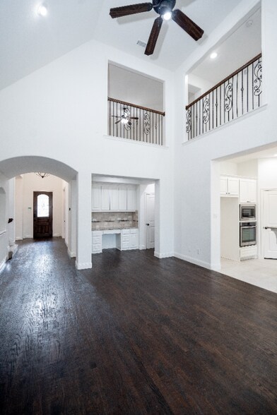 Building Photo - 13966 Clusterberry Dr