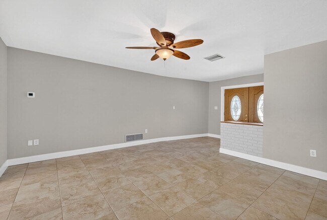 Building Photo - 1627 Canal Ct