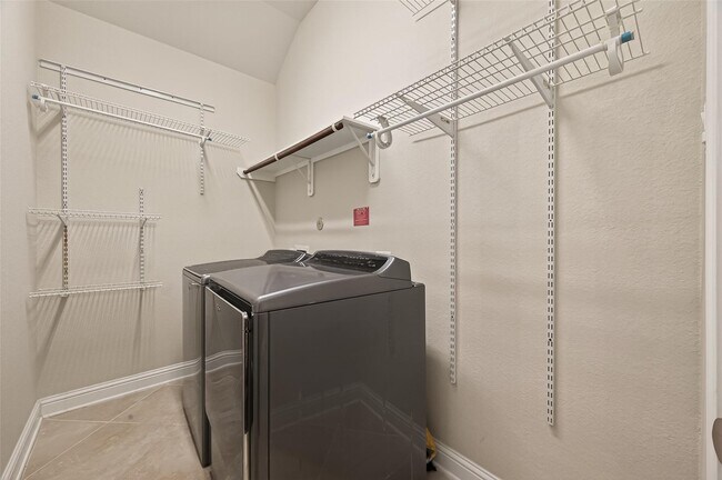 Building Photo - 107 Angel Hollow Ln