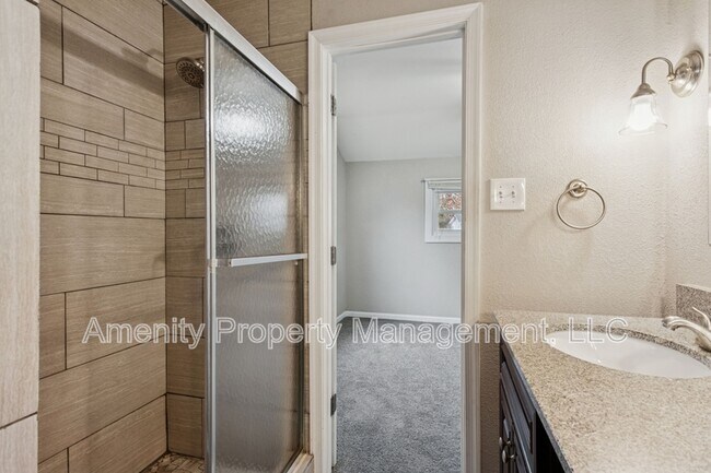 Building Photo - 511 Henderson St