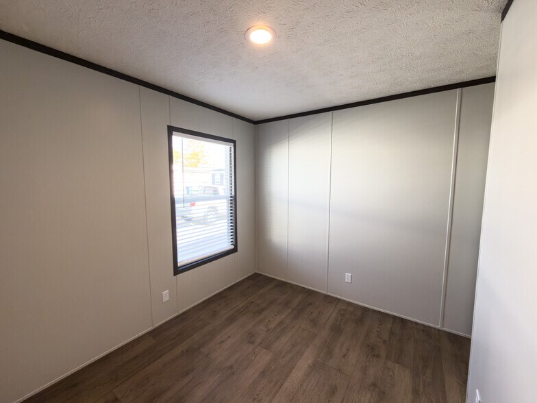 Building Photo - 114 Shady Grove Dr