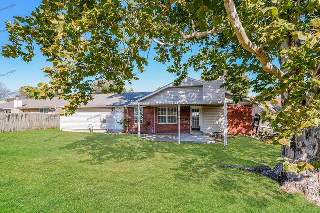 Building Photo - 2613 W Houston Pl