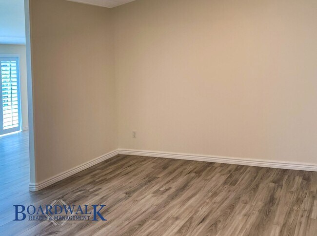 Building Photo - Modern Living Meets Mountain Lifestyle in Sandy