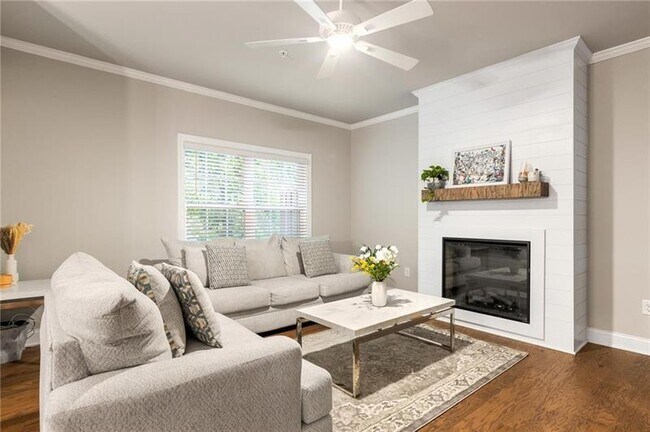 Building Photo - 1603 Glenivy