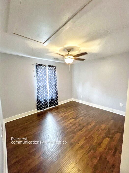 Building Photo - 327B Keeton Ave