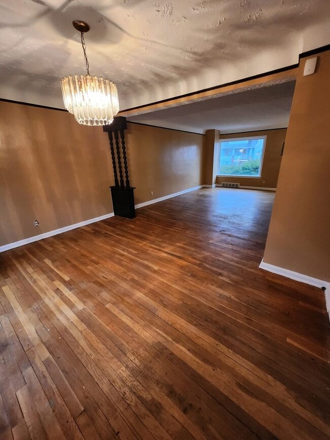 Building Photo - 2005 Hilton Rd