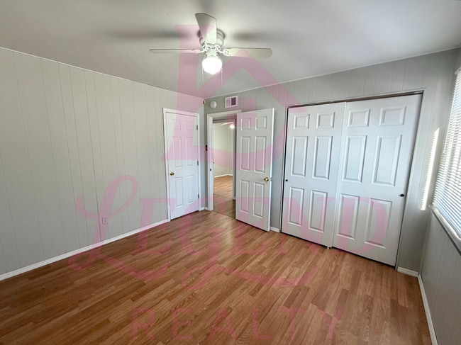 Building Photo - Light-Filled 3 Bedroom Home with Open Feel & Outdoor Storage