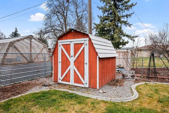 Building Photo - Great Location! - 3 Bedroom Valley Home!