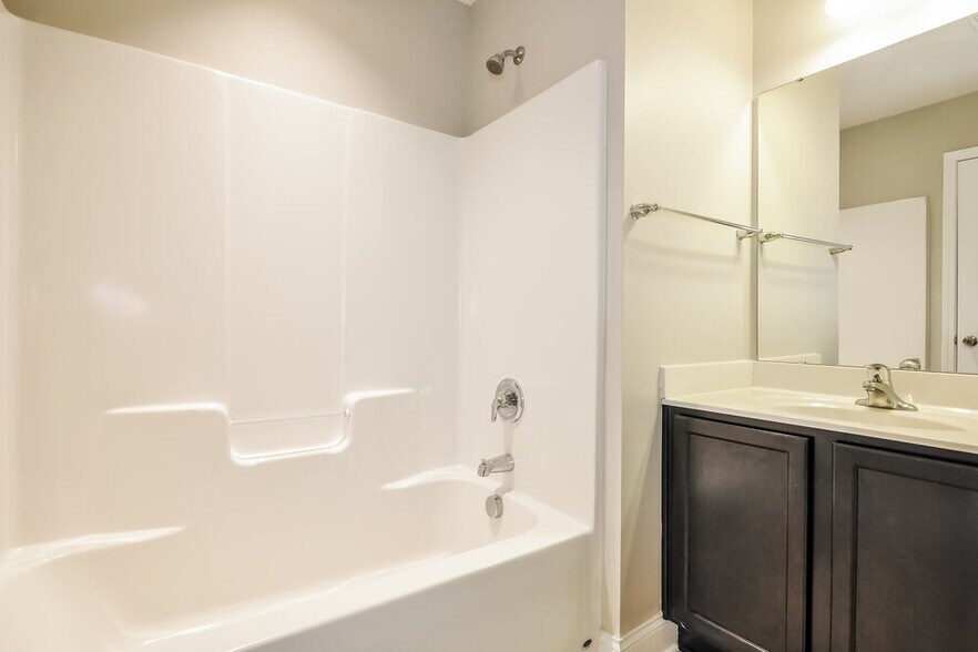 Building Photo - 128 Outwater Ridge Dr