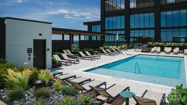 Building Photo - 2161 Hawkins St