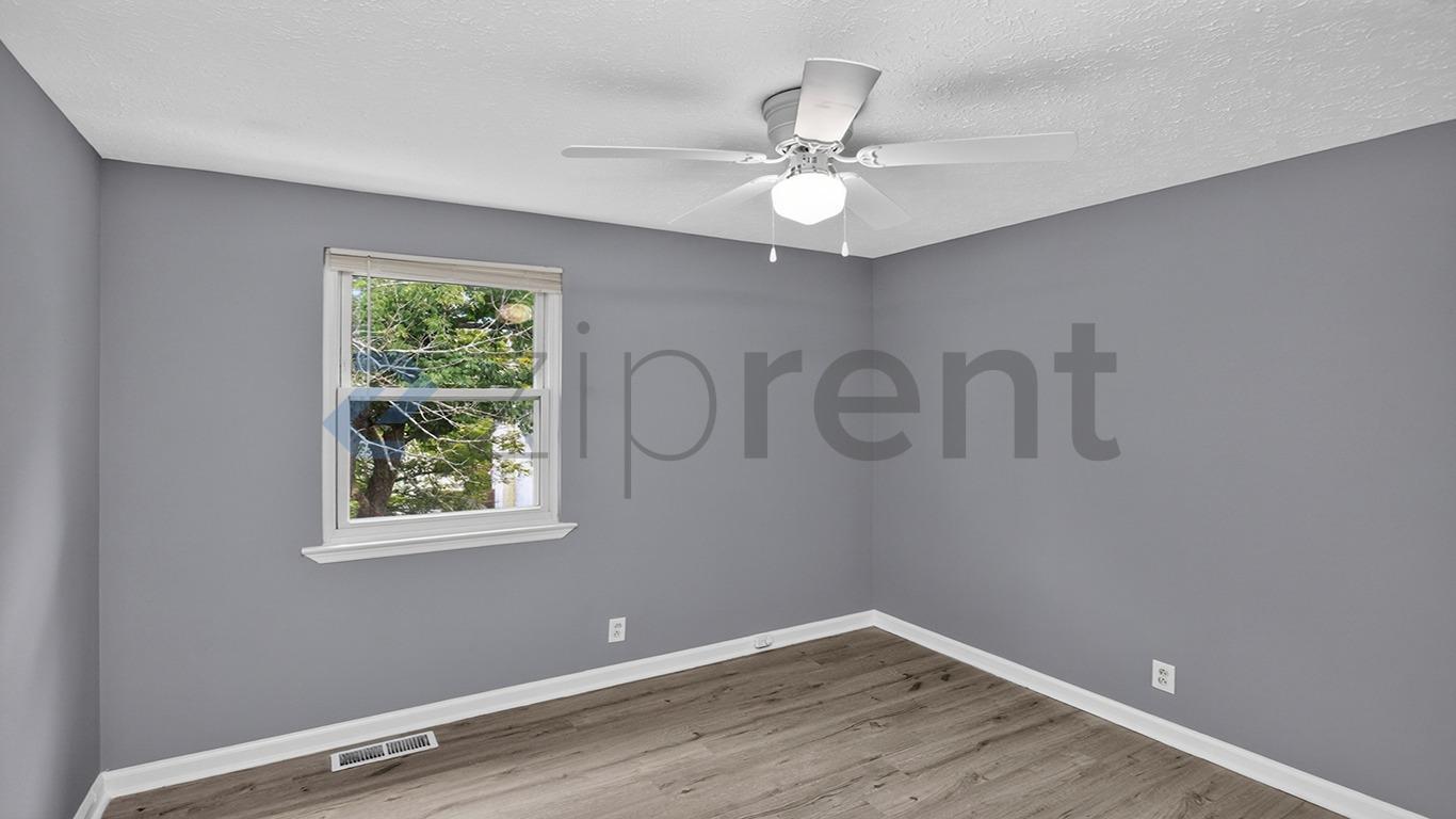Building Photo - Unit