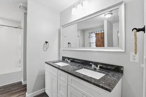 Building Photo - 145 S Lovers Ln