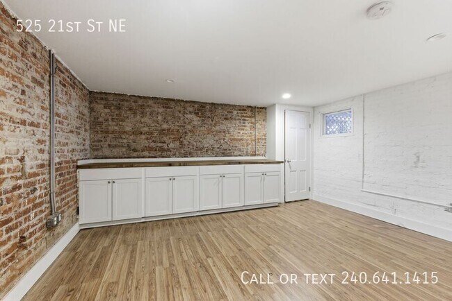 Building Photo - 525 21st St NE