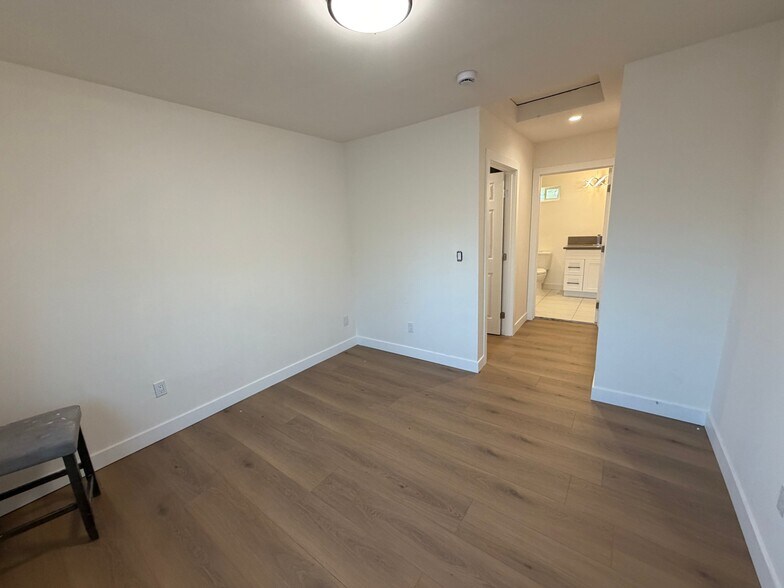 Building Photo - 13365 Garber St