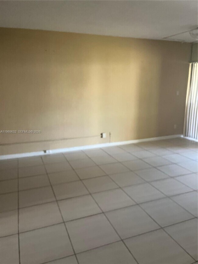 Building Photo - 6548 Racquet Club Dr