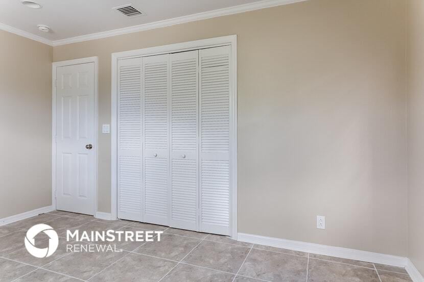 Building Photo - 848 Arlington Dr