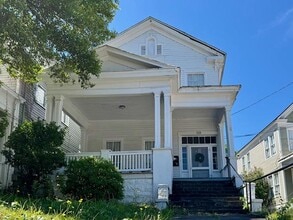 Building Photo - 928 Magnolia St