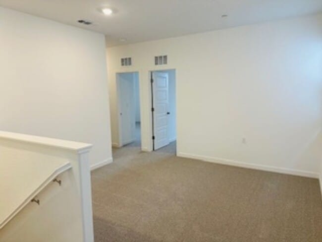 Building Photo - $500 Move In Bonus $2,650 Plum Tree 3 Bd + flex Home, Solar Panels & Battery, NEW Build - Clovis ...