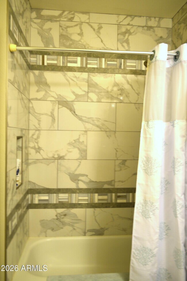 Building Photo - 1701 E Colter St