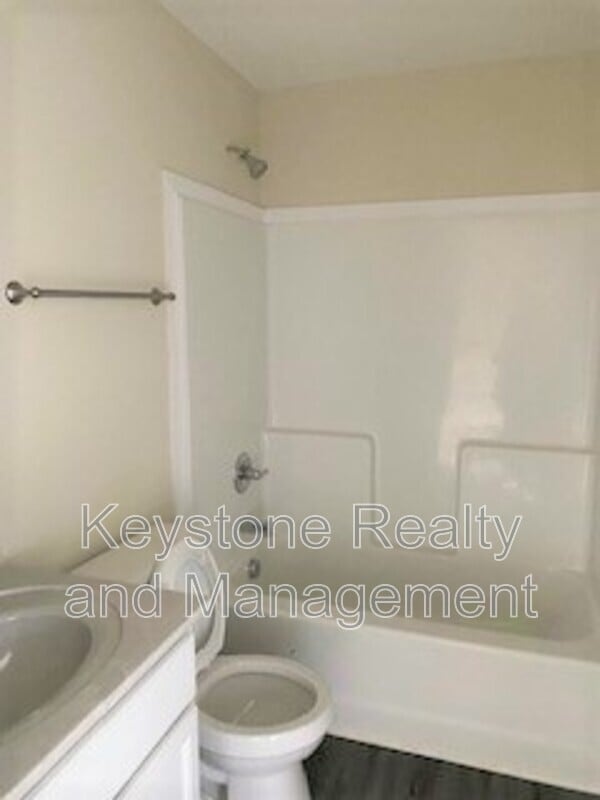 Building Photo - 129 Mace Ln