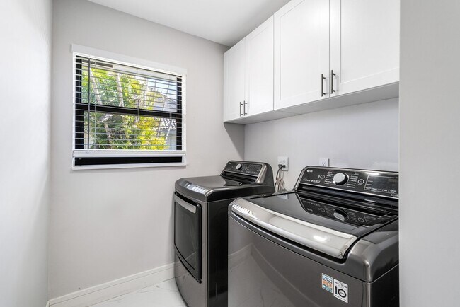 Building Photo - 3432 Pine Haven Cir