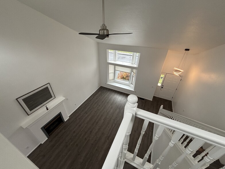 Building Photo - 20115 NE Halsey St