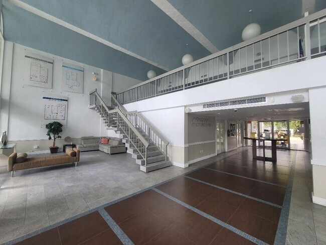 Building Photo - 494 NW 165th St