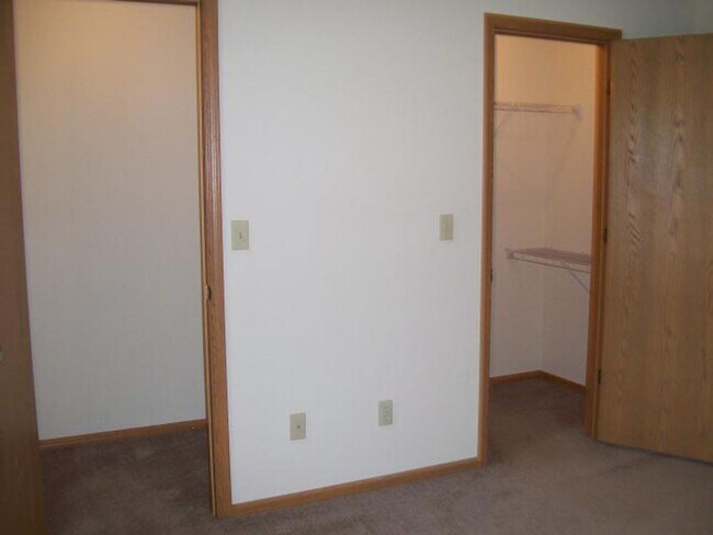 Building Photo - 20309 Skyview Dr