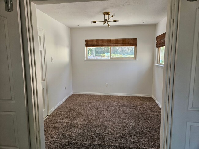 Building Photo - Beautiful 3 Bedroom/2 Bathroom in Bountiful