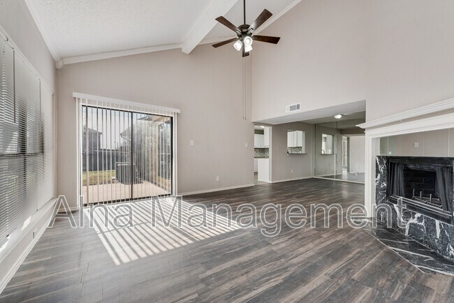Building Photo - 1812 Medina Dr