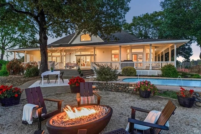 Building Photo - 150 Old Vine Ln