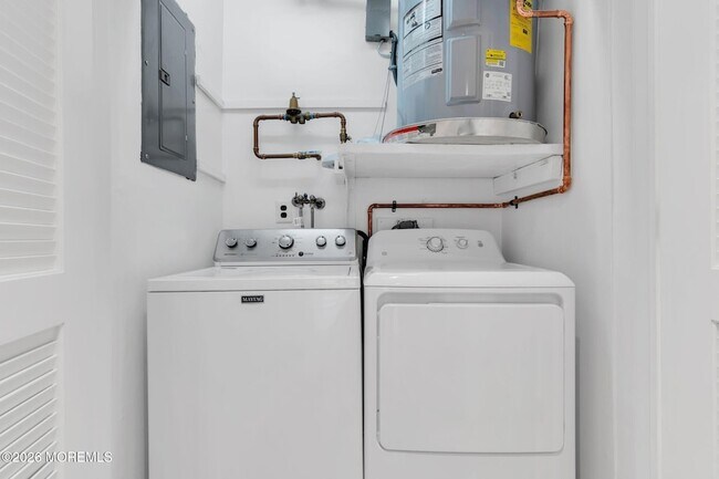 Building Photo - 42 Lexington Ct