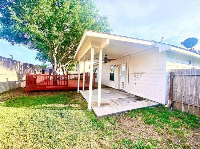 Building Photo - 2813 Waterside Trail