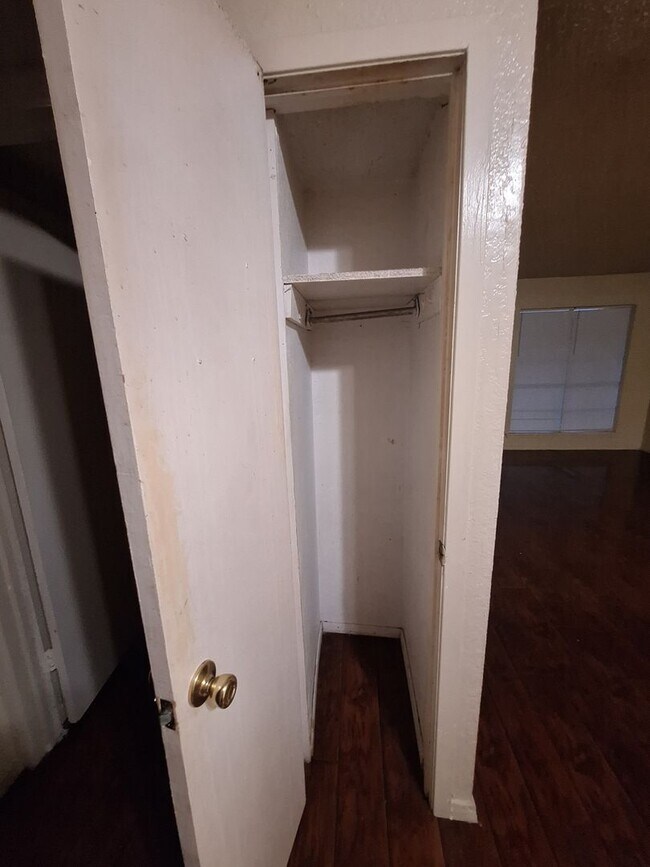 Building Photo - 1 bedroom, 1 bath