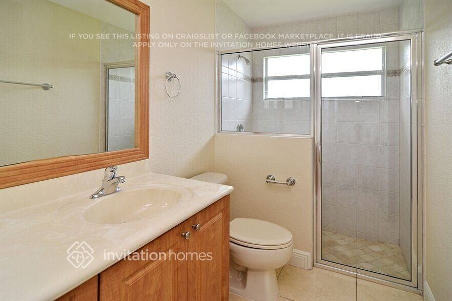 Building Photo - 1025 SW Romaine Ln