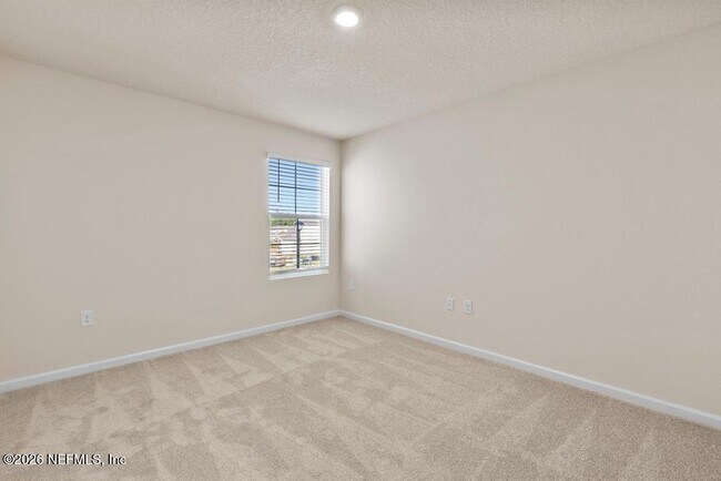 Building Photo - 21 Temple Dr