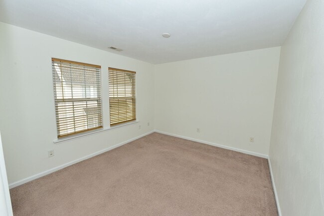 Building Photo - Harbourview Community