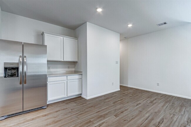 Building Photo - 1942 Foxtail Crk Ct