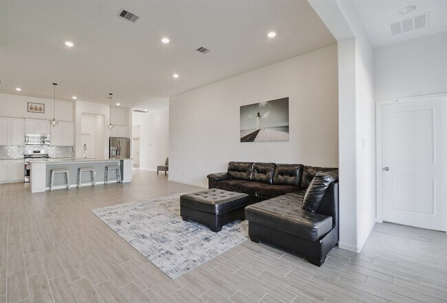 Building Photo - 9407 Camden Clf Ct