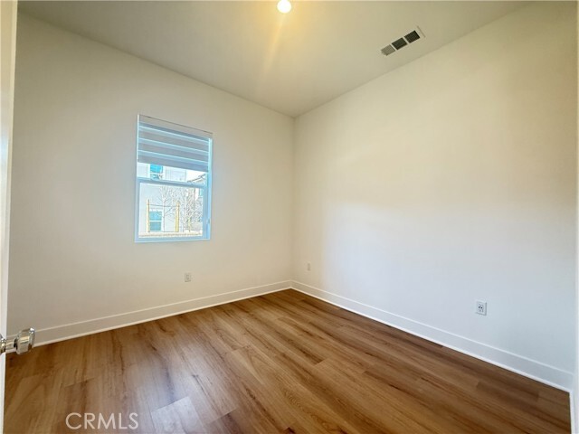 Building Photo - 301 Shoveler