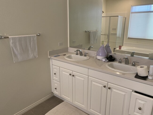 Building Photo - 29537 Glenneyre Way