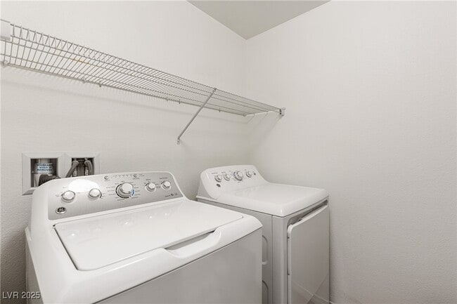 Building Photo - 5244 Fiery Sky Ridge St