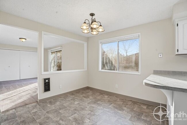 Building Photo - 11907 NE 4th St