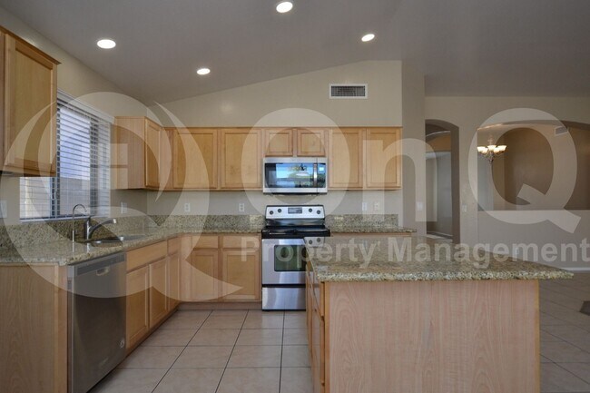 Primary Photo - 534 E Ironwood Dr