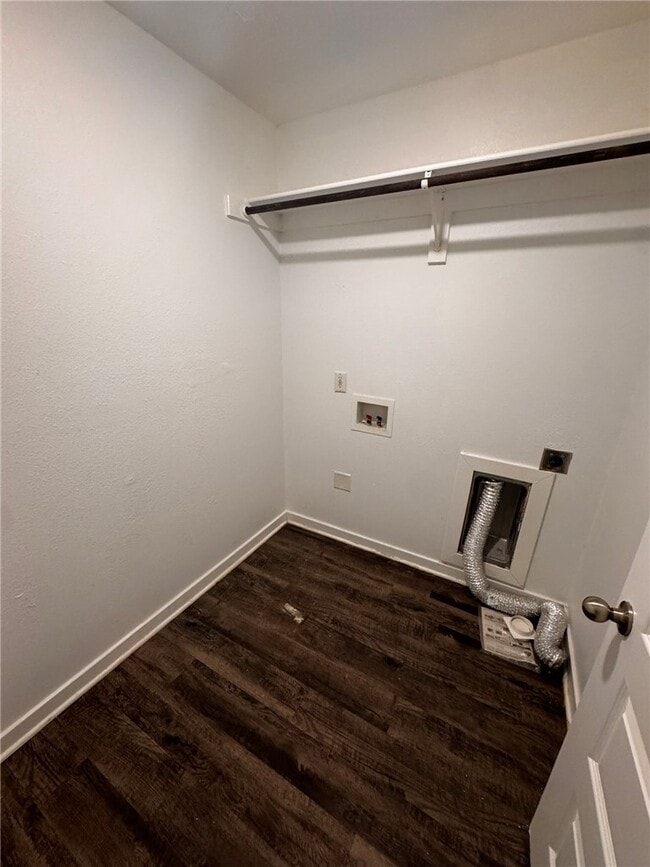 Building Photo - 321 Westbrook Ct