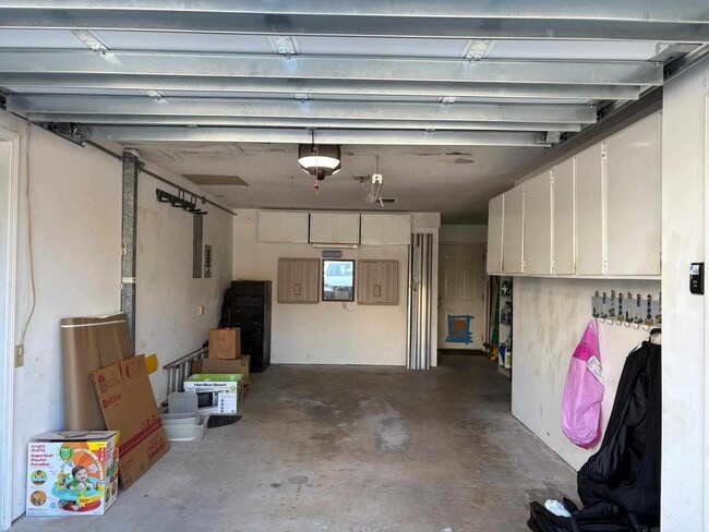 Building Photo - 175 Durango Rd