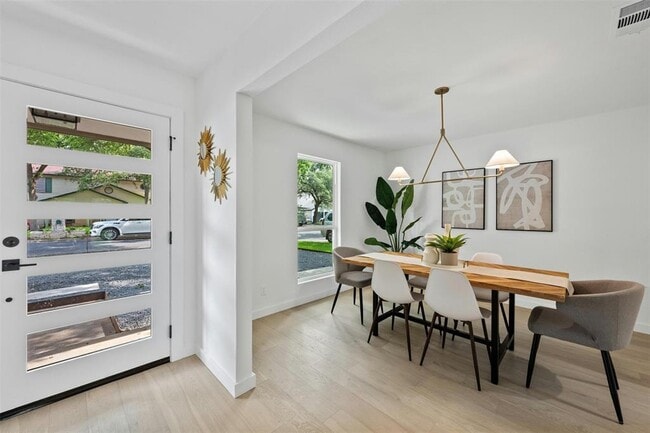 Building Photo - 6721 Lost Valley