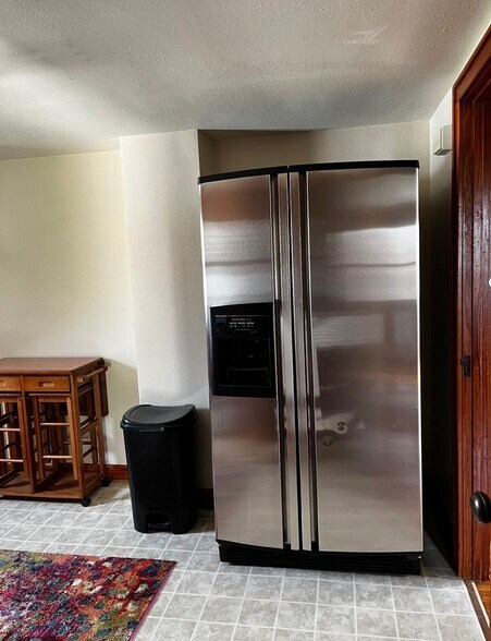 Building Photo - 257 Ledgeview Ave