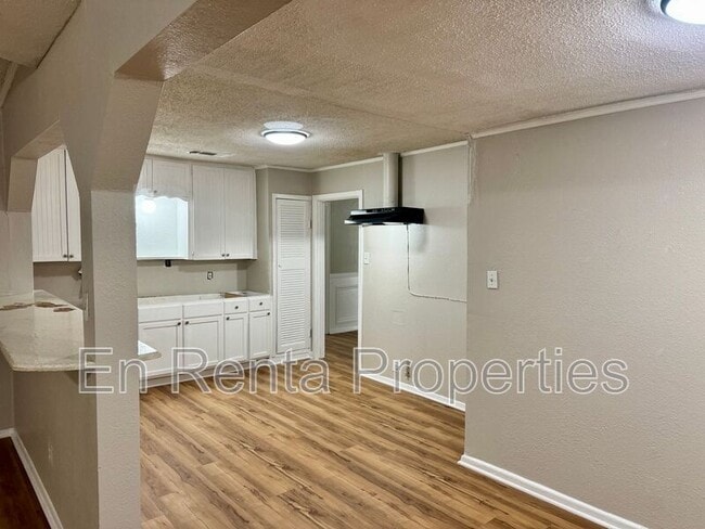 Building Photo - 2906 Birch Park Dr